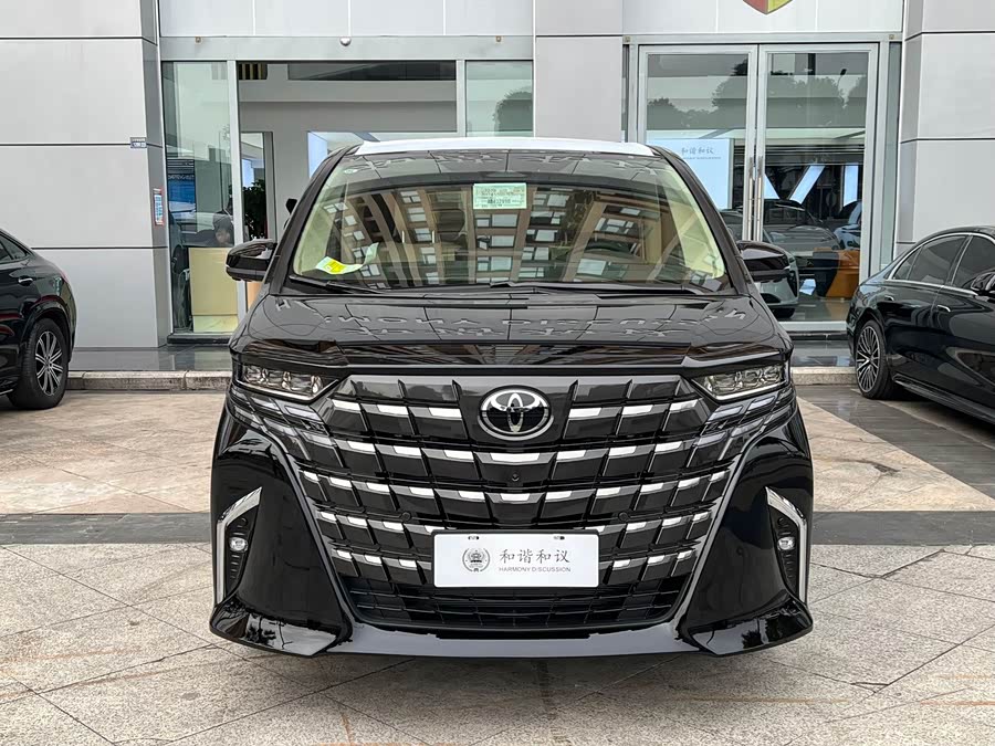 Toyota Alphard car image #3