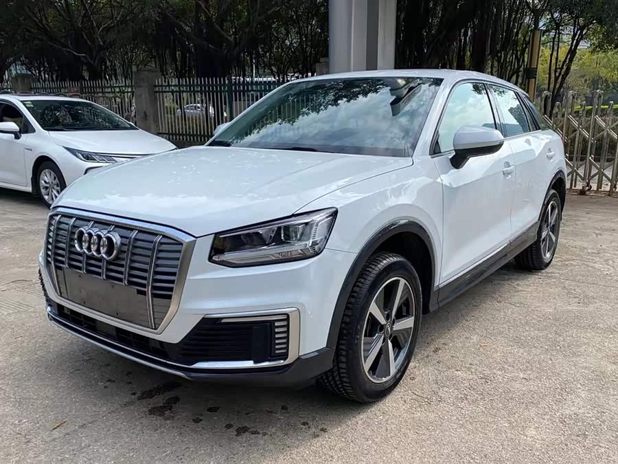 Audi Q2L e-tron 2020 #3 Audi Q2L e-tron 2020 صورة سيارة #3
