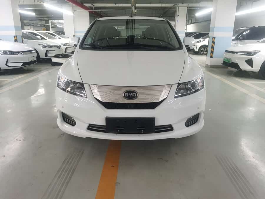 BYD e6 2017 #3 BYD e6 2017 car image #3