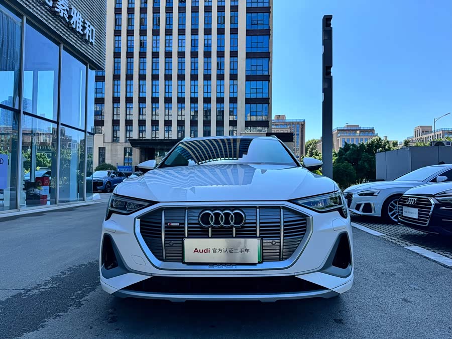 Mercedes-Benz SLK AMG 2023 car image #3