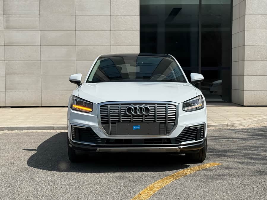 Audi Q2L e-tron 2020 #3 Audi Q2L e-tron 2020 car image #3