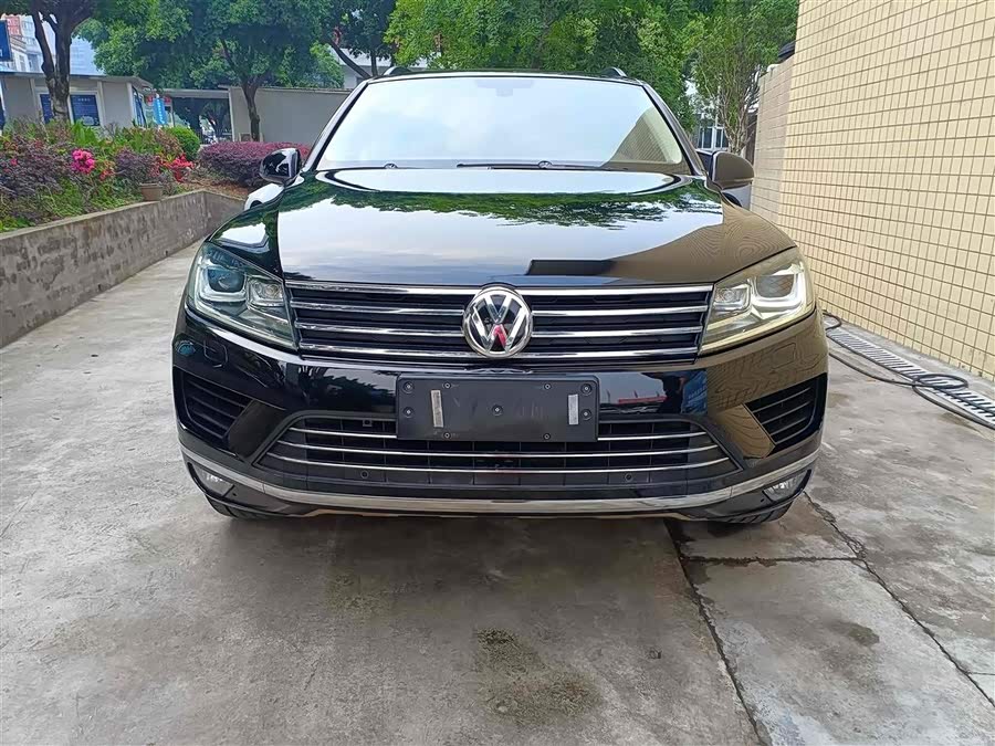 Volkswagen Touareg 2017 car image #3