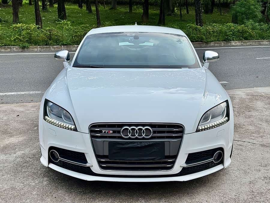 Audi TTS 2011 car image #3