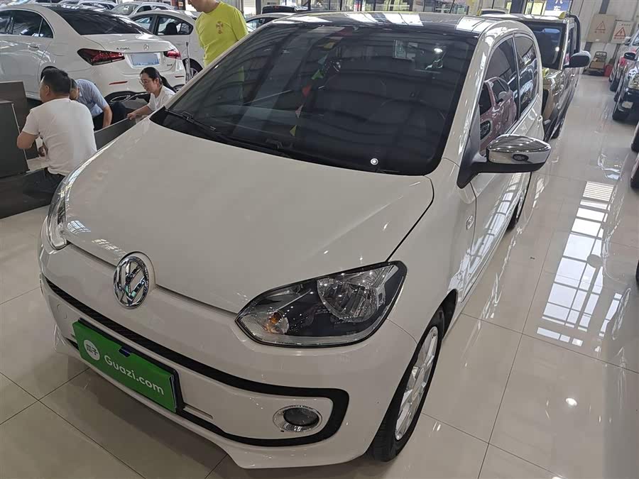 Volkswagen up! 2015 immagine di auto #3