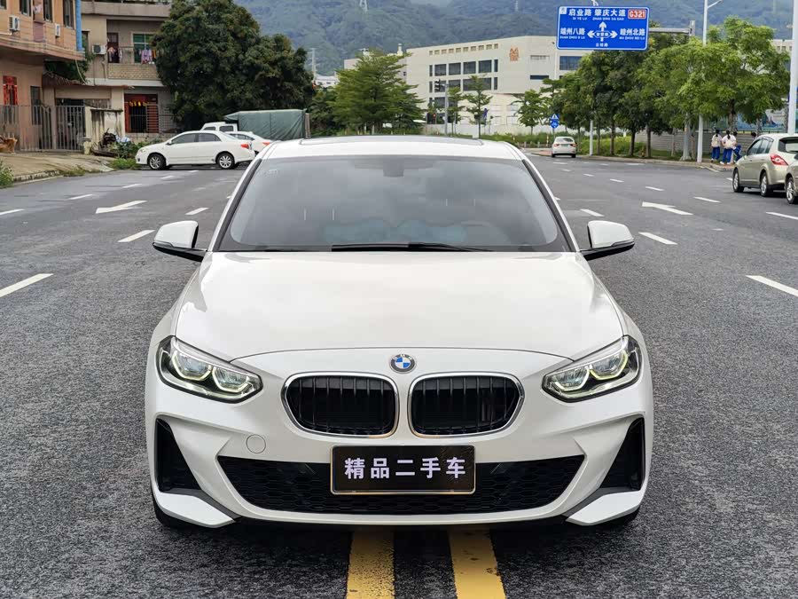 BMW 1 Series 2019 immagine di auto #3