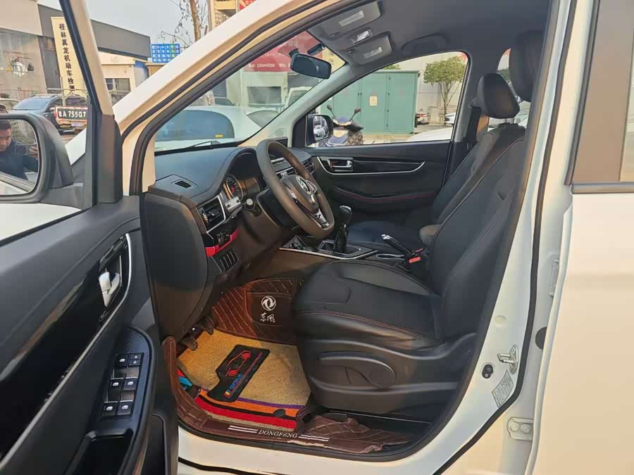 Forthing SX6 2019 car image #3