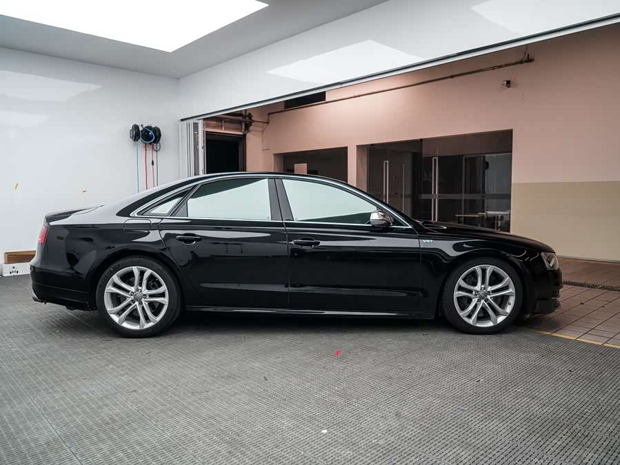Audi S8 2014 изображение автомобиля #3