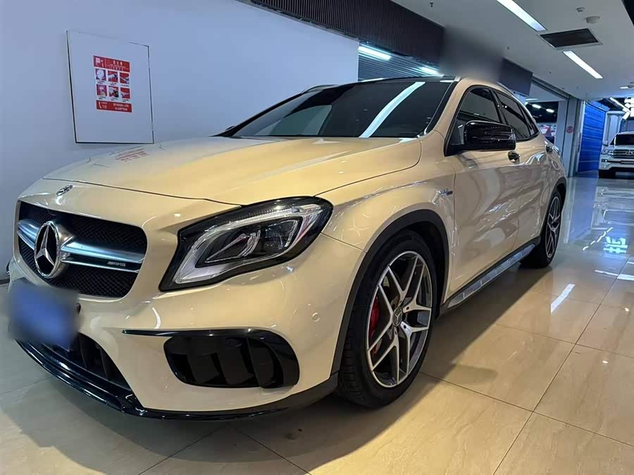 Mercedes-Benz GLA AMG 2018 car image #3