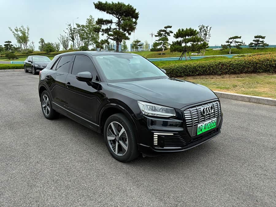 Audi Q2L e-tron 2019 #3 Audi Q2L e-tron 2019 imagen de coche #3