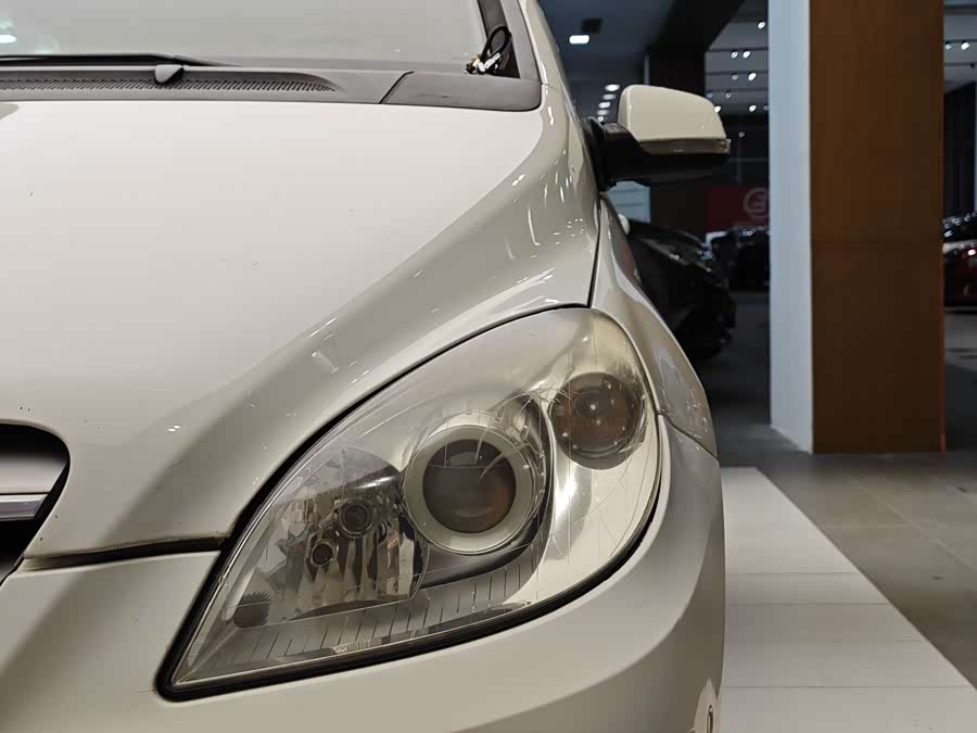 Mercedes-Benz B Class 2010 #3 Mercedes-Benz B Class 2010 car image #3