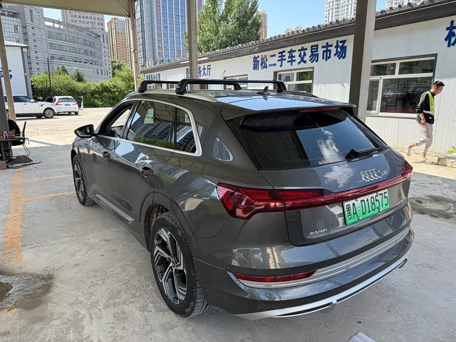 Mercedes-Benz SLK AMG 2022 car image #3