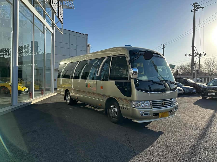 Toyota Coaster 2018 imagem de carro #3