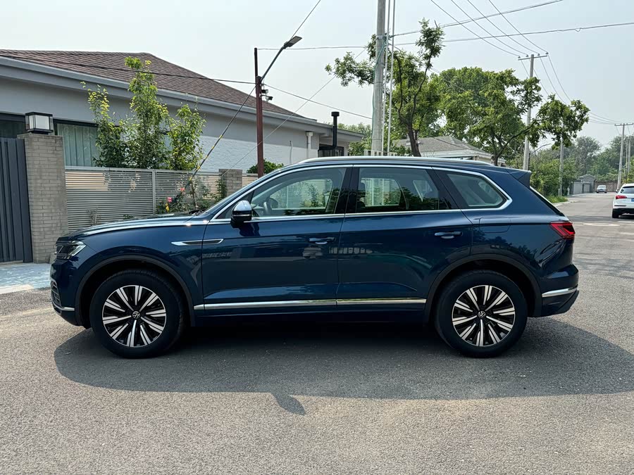 Volkswagen Touareg New Energy 2021 car image #3