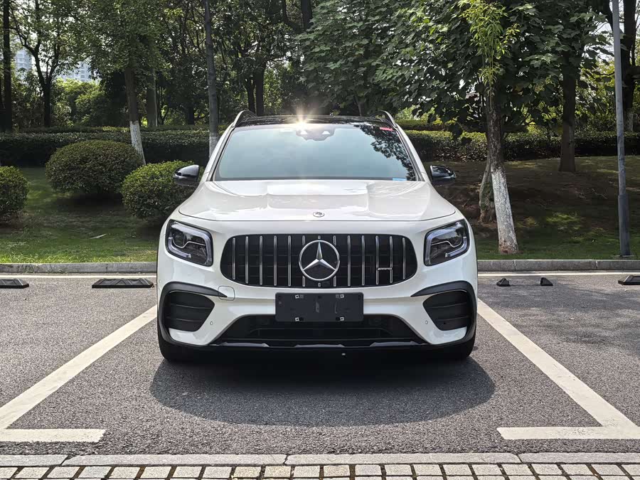 Mercedes-Benz GLB AMG 2023 immagine di auto #3