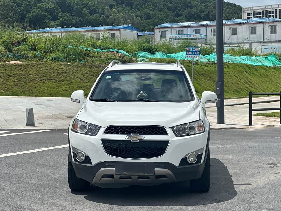 Chevrolet Captiva 2016 car image #3
