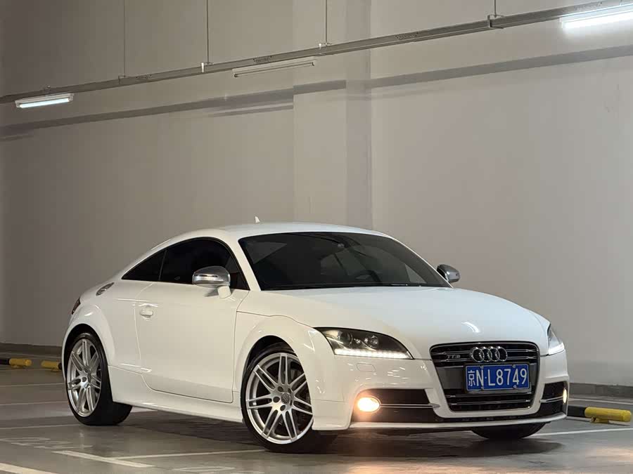 Audi TTS 2011 car image #3