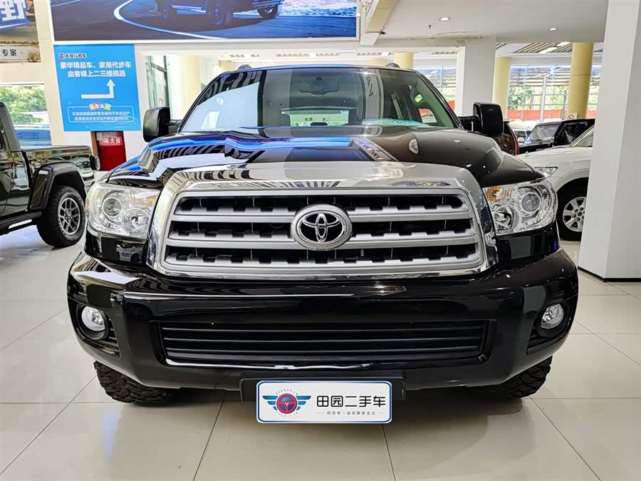 Toyota Sequoia 2018 immagine di auto #3