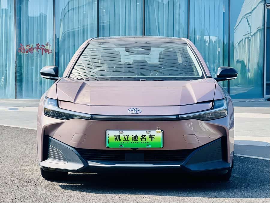 BYD e1 2023 car image #3