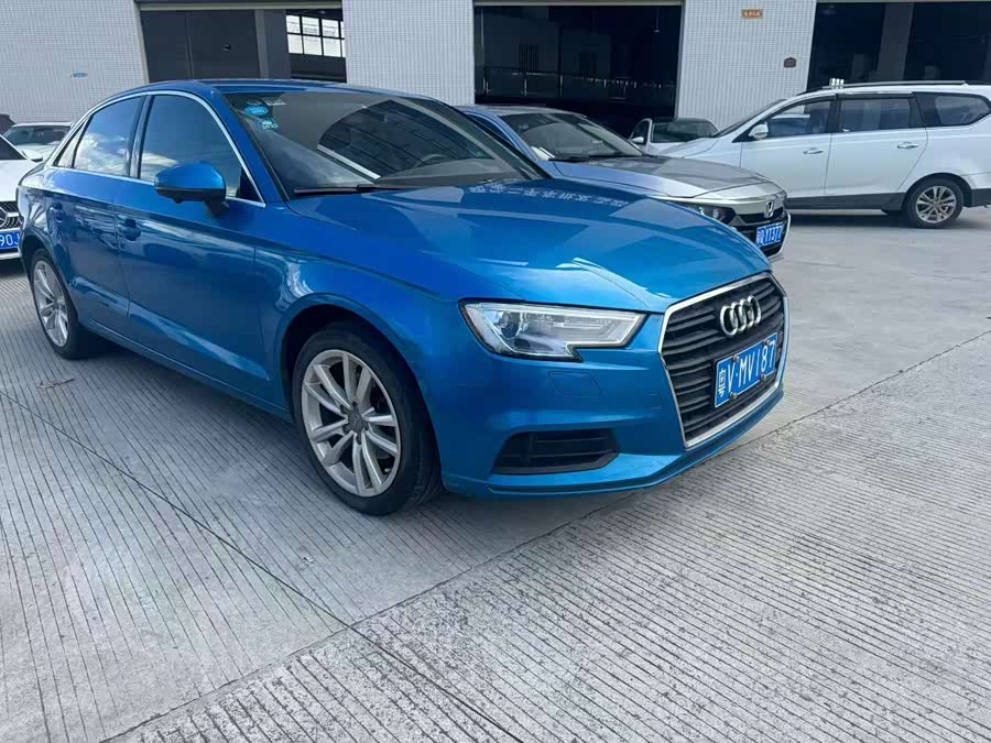 Audi A3 2018 car image #3