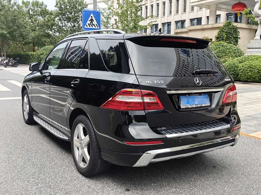 Mercedes-Benz M Class 2012 car image #3