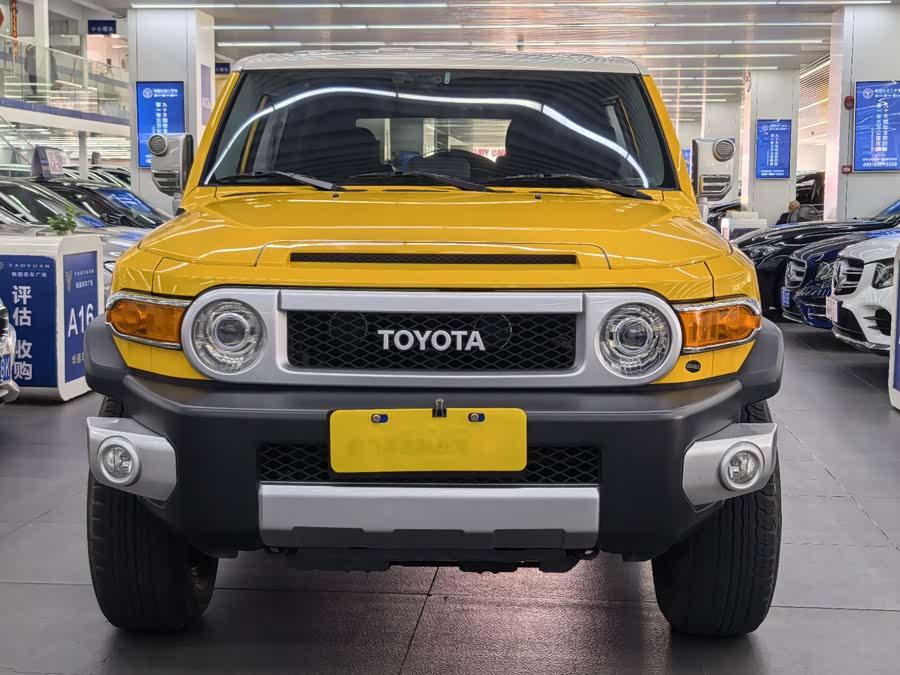 Toyota FJ Cruiser 2017 immagine di auto #3