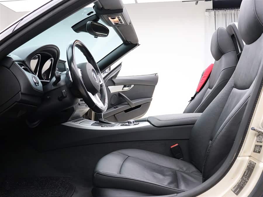 BMW Z4 2010 car image #3