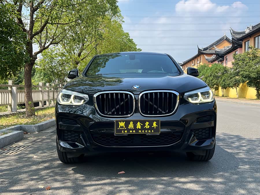 BMW X4 2020 car image #3