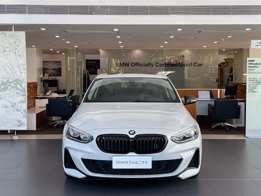 BMW 1 Series 2023 car image #3