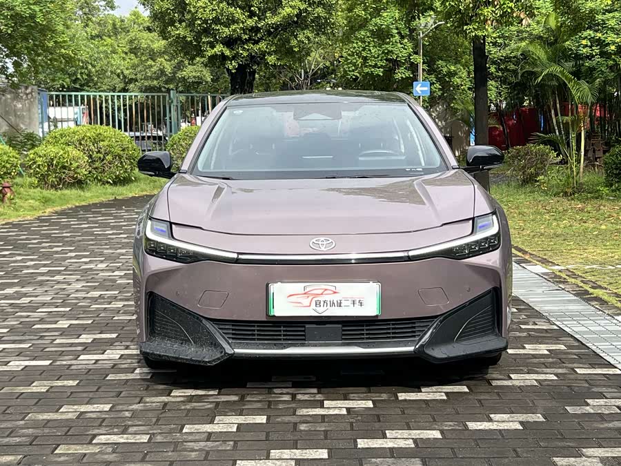 BYD e1 2023 #3 BYD e1 2023 car image #3