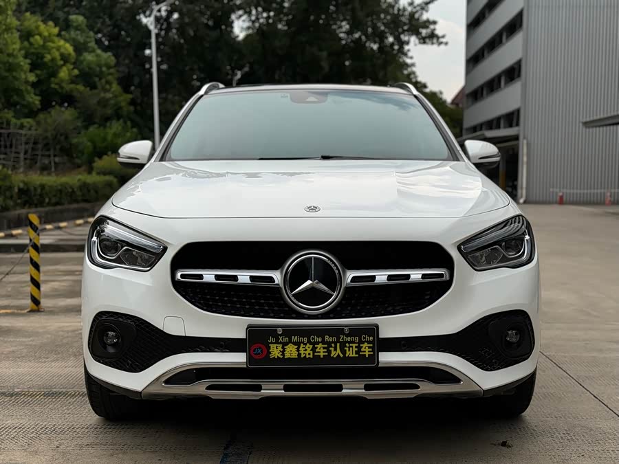 Mercedes-Benz GLA Class 2022 car image #3