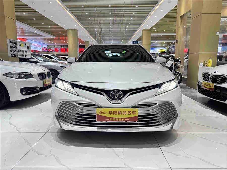 Toyota Camry 2020 car image #3