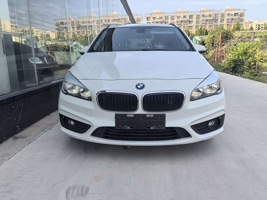 BMW 2 Series Tourer 2017 صورة سيارة #3