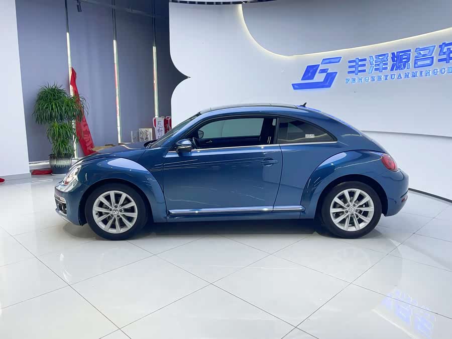 Volkswagen Beetle 2018 immagine di auto #3