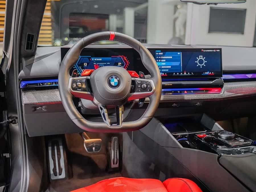 BMW M5 New Energy 2024 immagine di auto #3