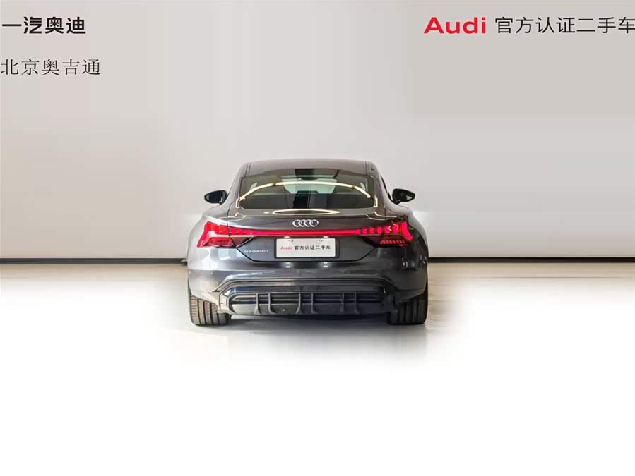 Audi e-tron GT 2024 صورة سيارة #3