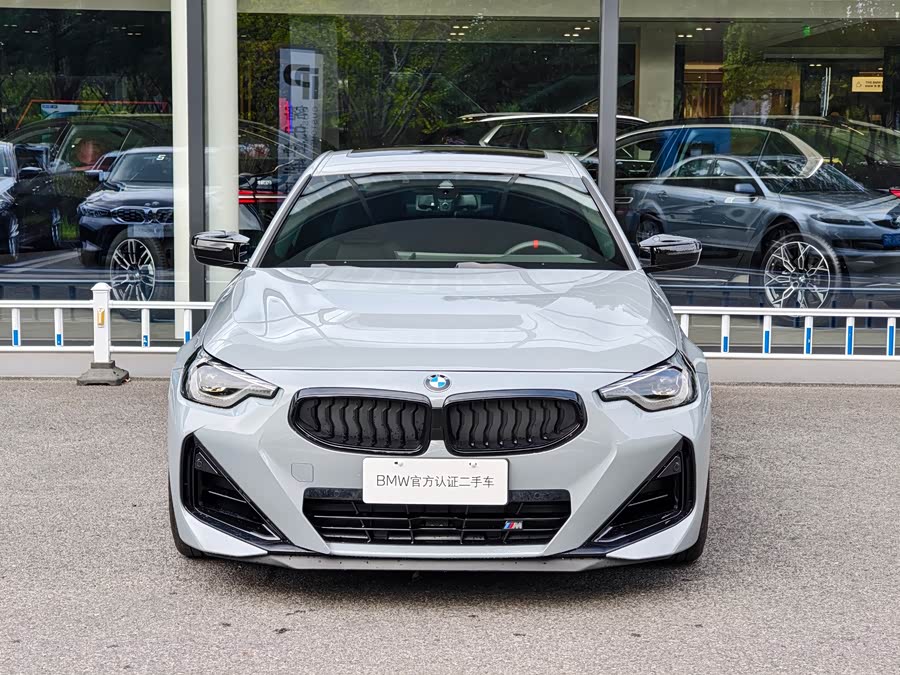 BMW M240i 2025 immagine di auto #3