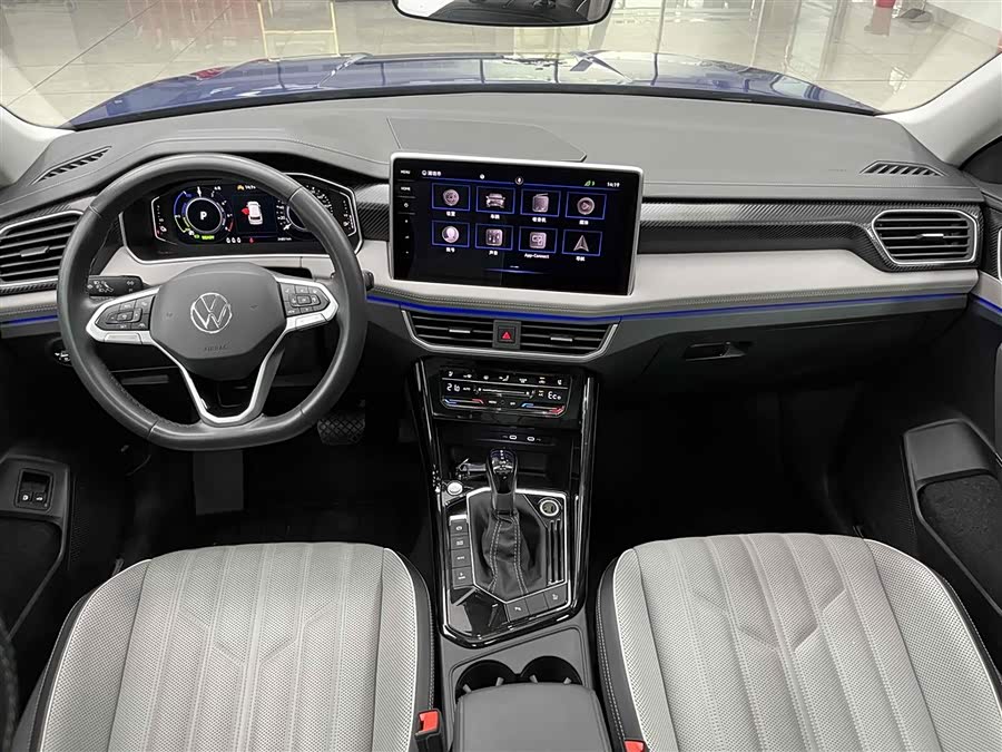 Volkswagen Tayron GTE 2023 #3 Volkswagen Tayron GTE 2023 car image #3