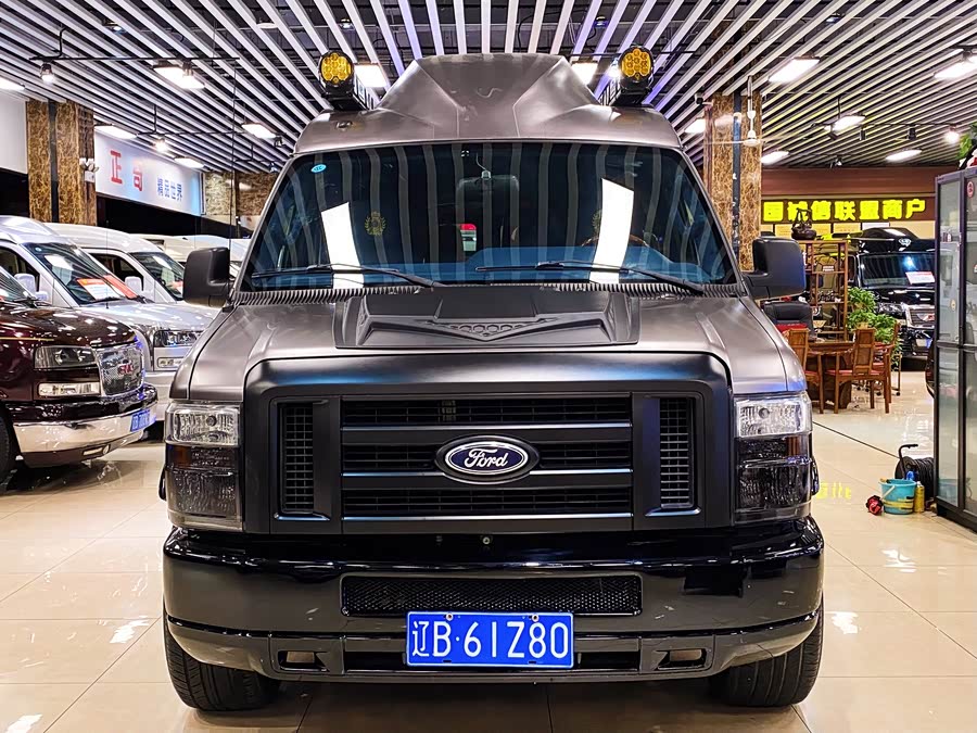 Ford E350 2010 car image #3