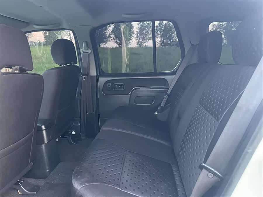 日产 日产帕拉丁 2013 汽车图片 #3