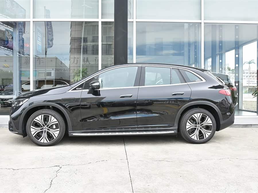 Mercedes-Benz EQE SUV 2025 car image #3