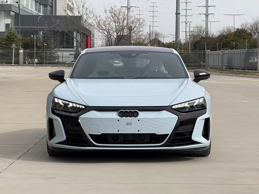 Audi e-tron GT 2024 صورة سيارة #3