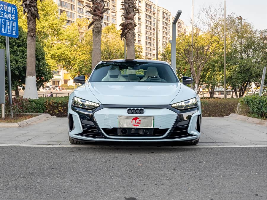 Audi e-tron GT 2024 car image #3