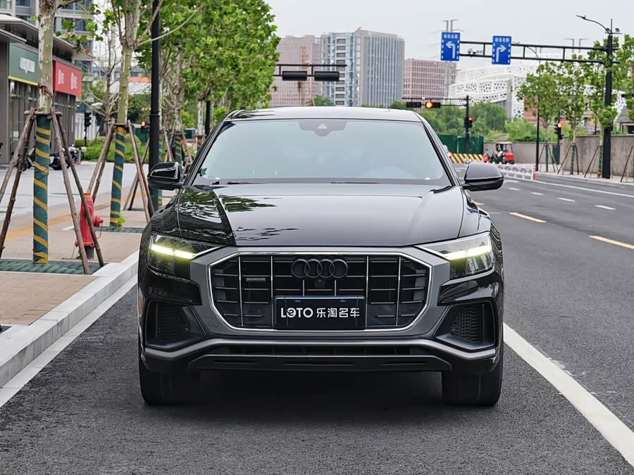 Audi Q8 2020 car image #3