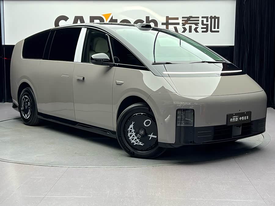 理想汽车 理想MEGA 2025 汽车图片 #3