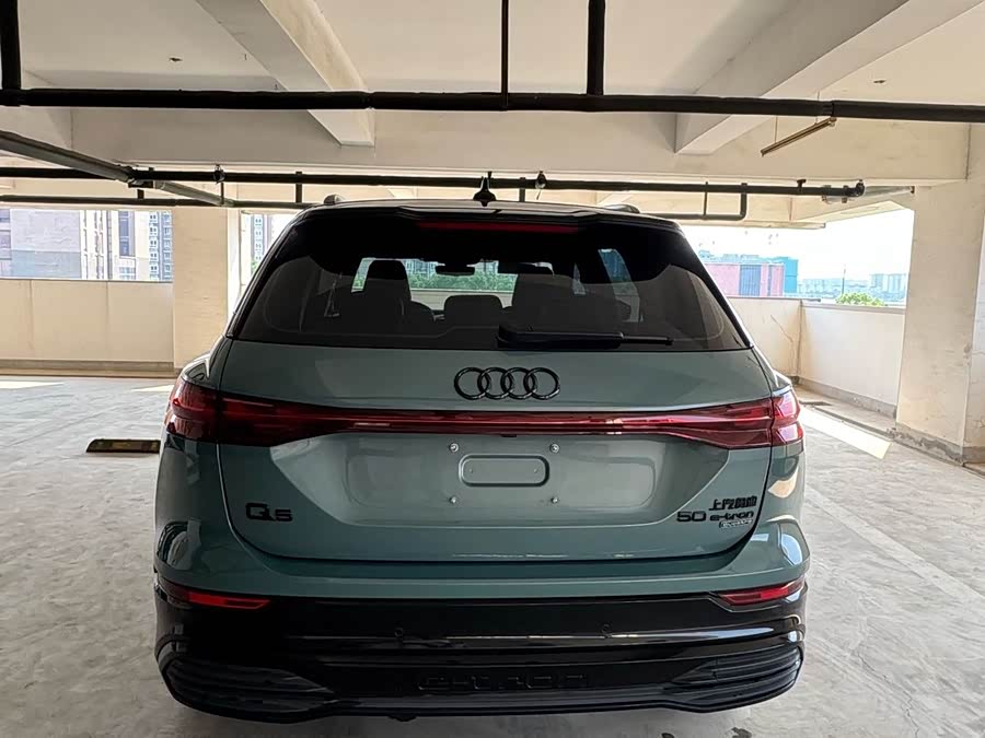 Audi Q5 e-tron 2023 immagine di auto #3