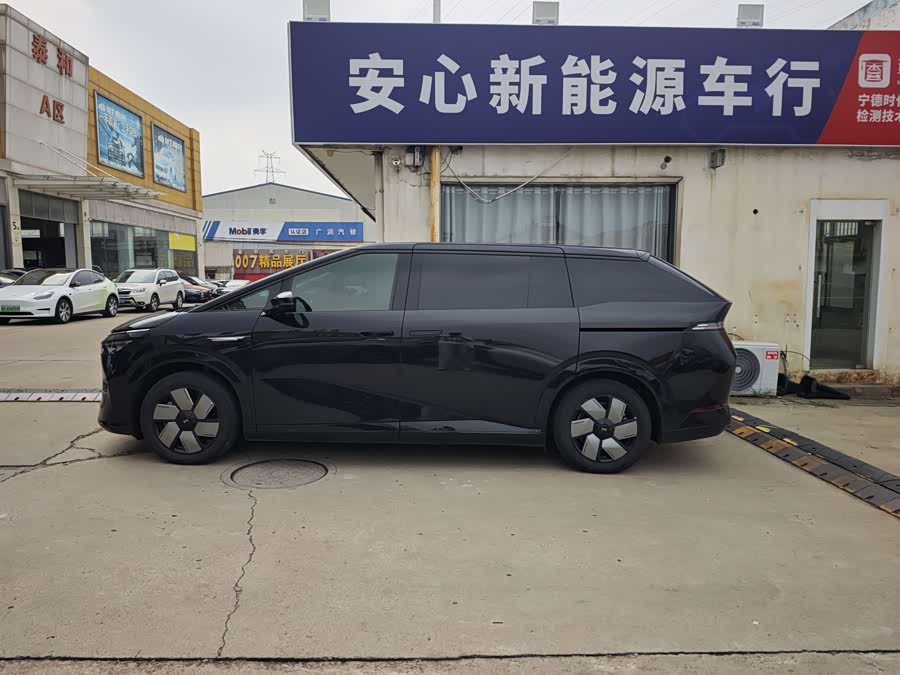 Xpeng X9 2024 #3 Xpeng X9 2024 immagine di auto #3