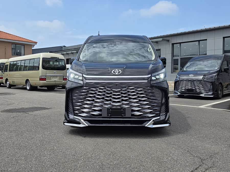 Toyota Hiace 2024 immagine di auto #3