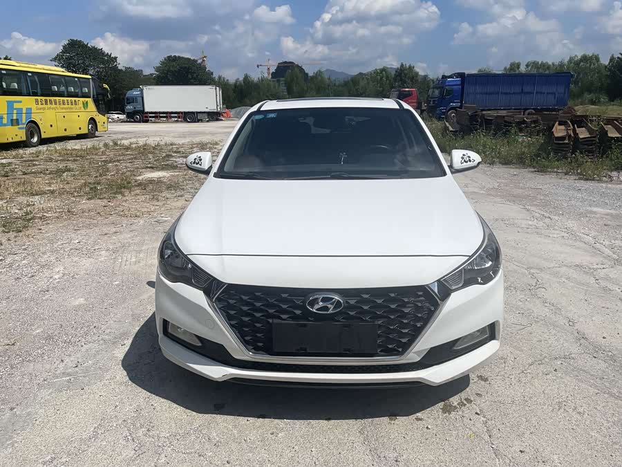 Hyundai Verna RV 2017 car image #3