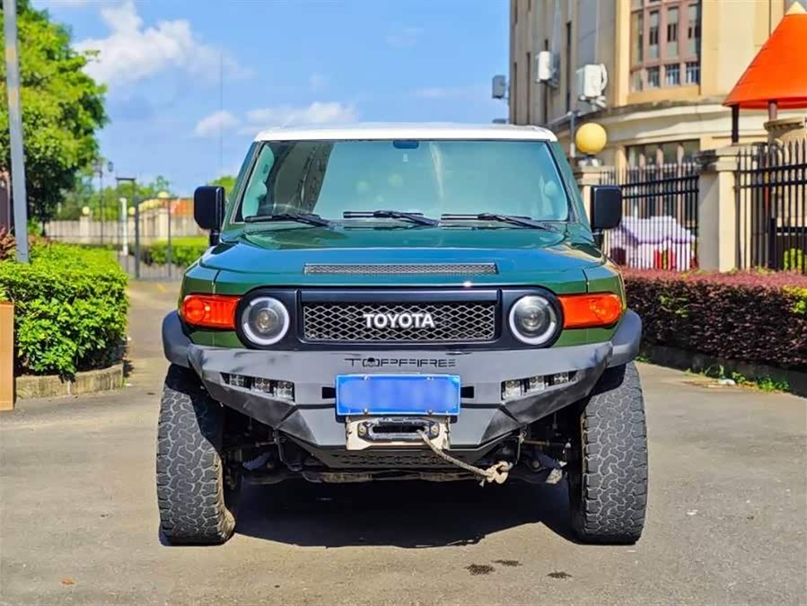 Toyota FJ Cruiser 2011 car image #3