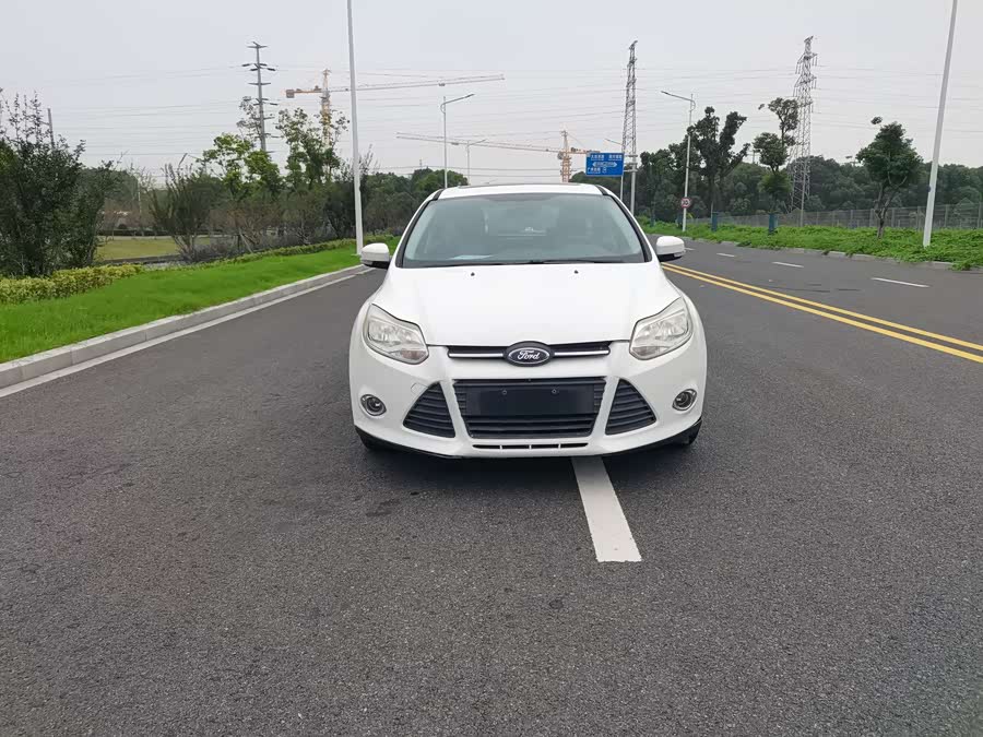 Ford Focus 2013 car image #3